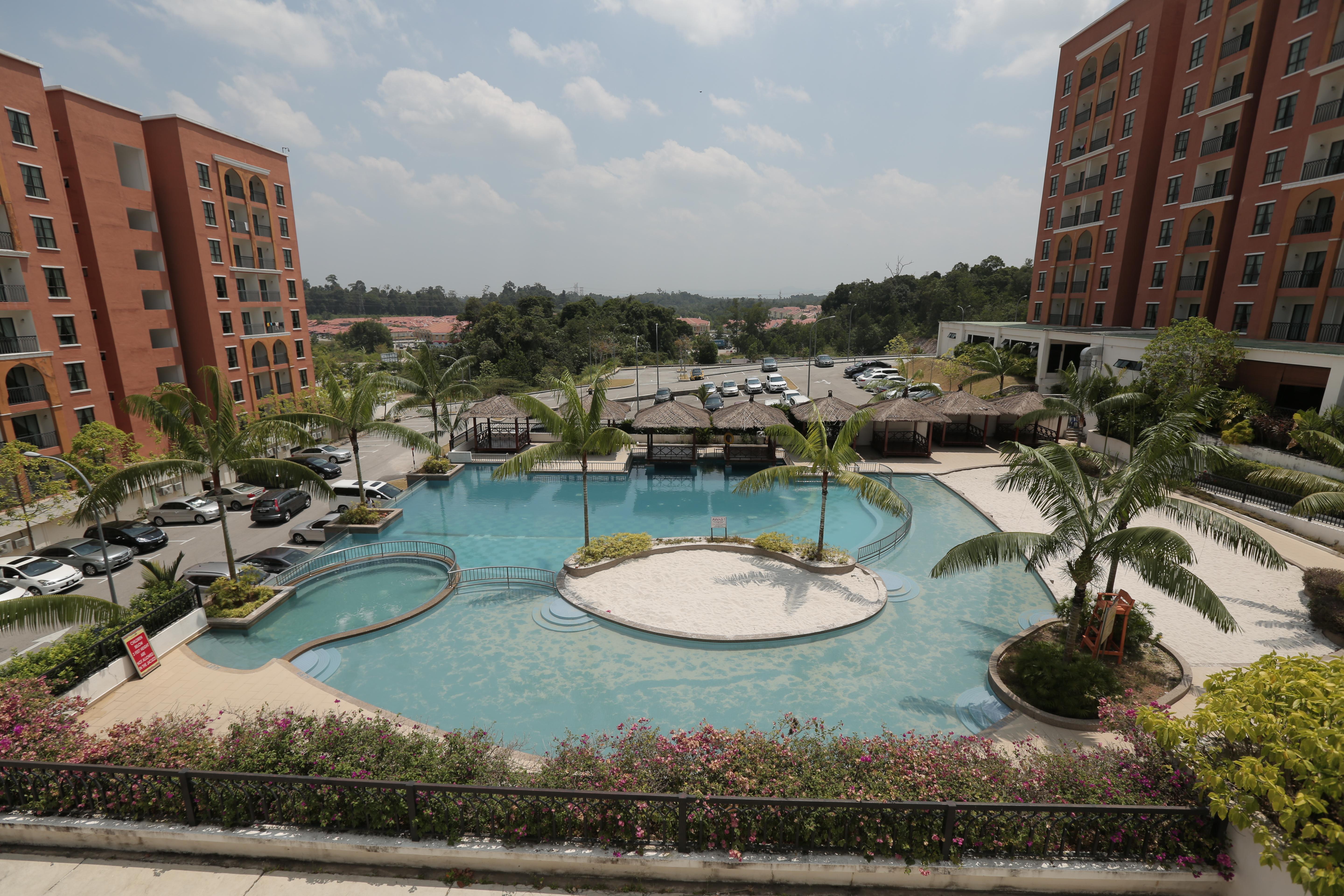 Arabian Bay Resort@ Bukit Gambang Resort City Esterno foto