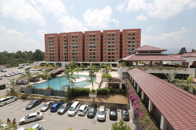 Arabian Bay Resort@ Bukit Gambang Resort City Esterno foto