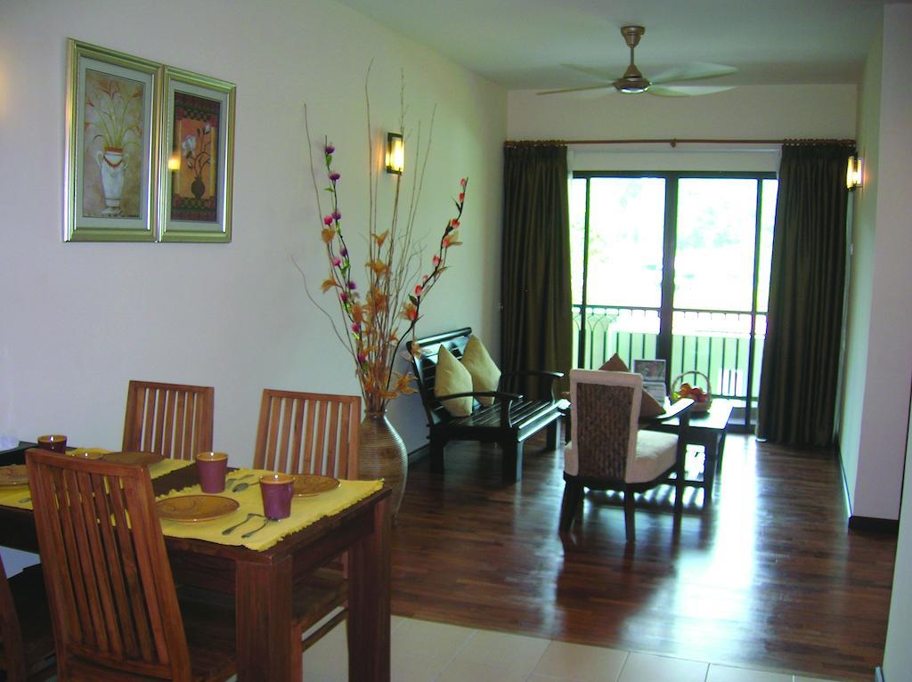 Arabian Bay Resort@ Bukit Gambang Resort City Esterno foto