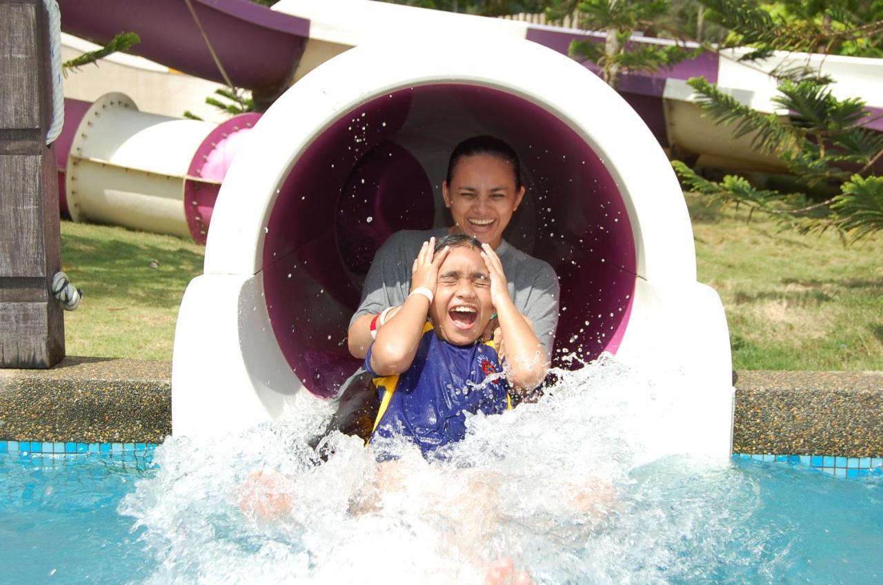 Arabian Bay Resort@ Bukit Gambang Resort City Esterno foto